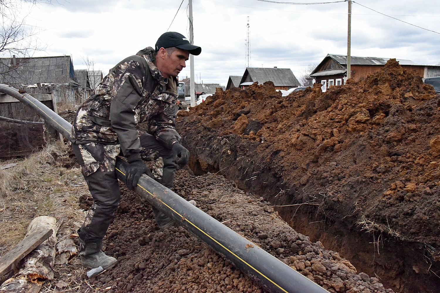 Сто метров в день: с такой скоростью газифицируют поселок Билимбай -  «Уральский рабочий»